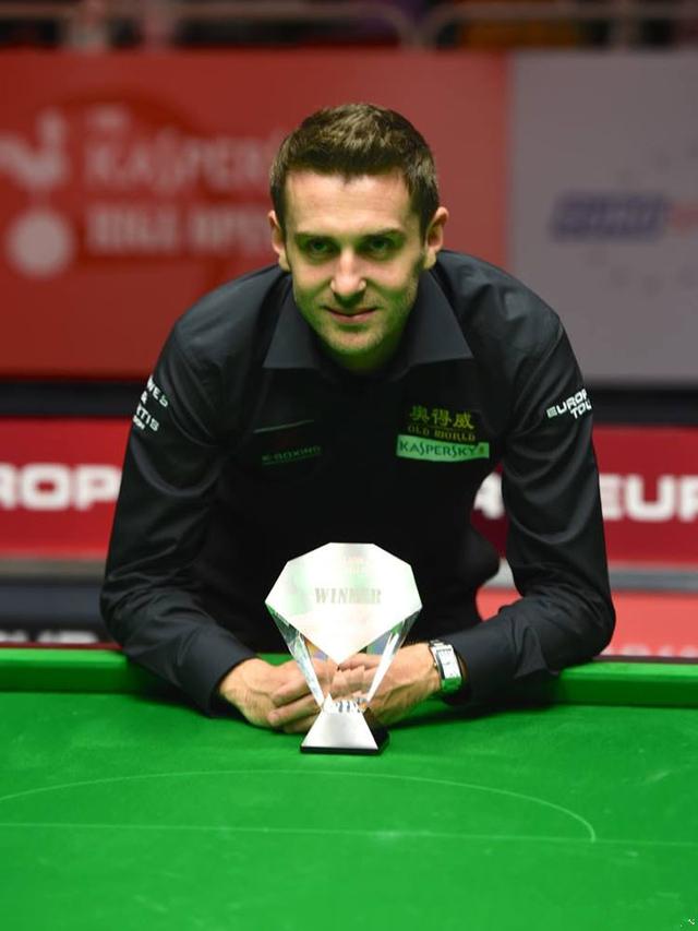 他都吸引着 他都吸引着